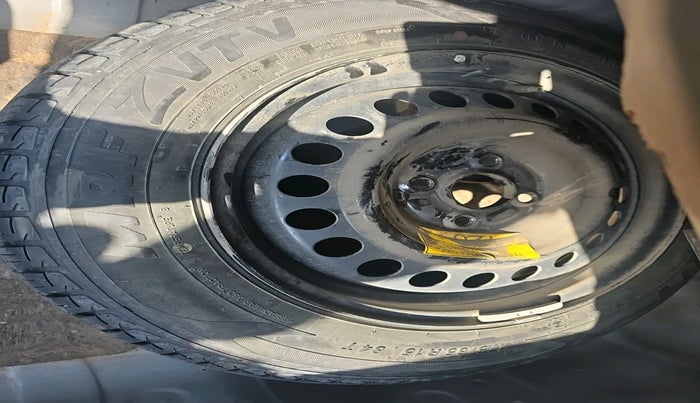 2020 Honda City 1.5L I-VTEC V MT 5TH GEN, Petrol, Manual, 54,777 km, tyre