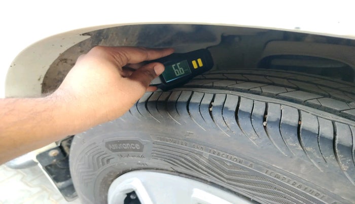 2017 Mahindra Scorpio S4 PLUS 1.99 INTELLI-HYBRID, Diesel, Manual, 87,104 km, tyre