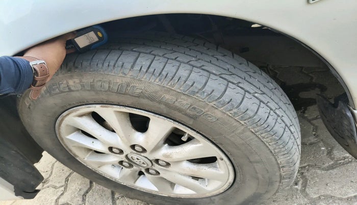 2014 Toyota Innova 2.5 ZX 7 STR, Diesel, Manual, 1,72,826 km, tyre