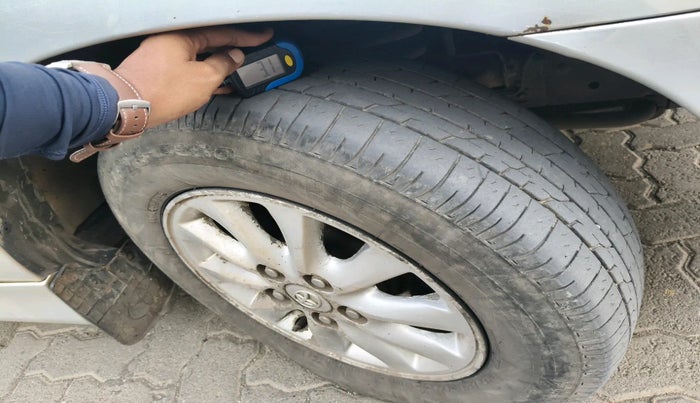 2014 Toyota Innova 2.5 ZX 7 STR, Diesel, Manual, 1,72,826 km, tyre