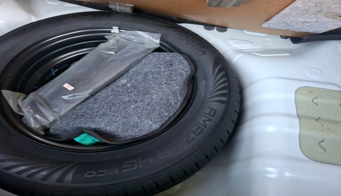 2022 Hyundai GRAND I10 NIOS SPORTZ 1.2 KAPPA VTVT, Petrol, Manual, 32,440 km, tyre