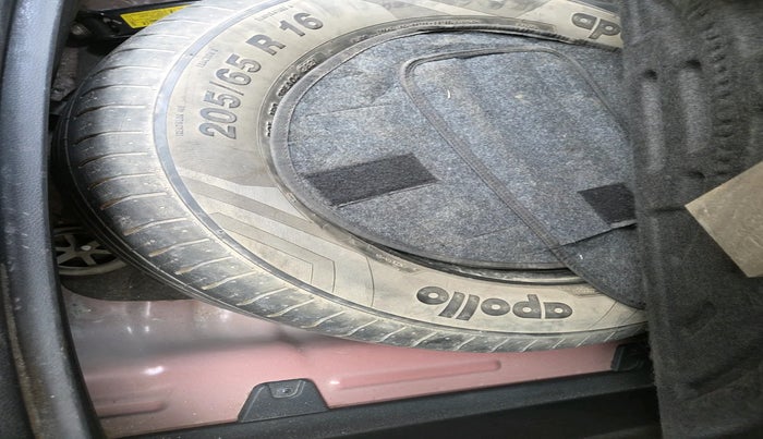 2020 KIA SELTOS HTK PLUS 1.5, Petrol, Manual, 51,311 km, tyre