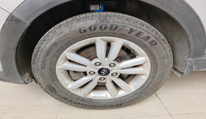 2016 Hyundai Creta SX PLUS 1.6 PETROL, Petrol, Manual, 41,904 km, tyre