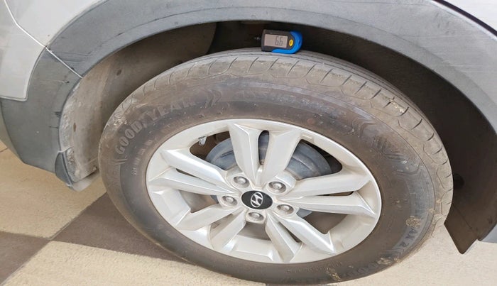 2016 Hyundai Creta SX PLUS 1.6 PETROL, Petrol, Manual, 41,904 km, tyre