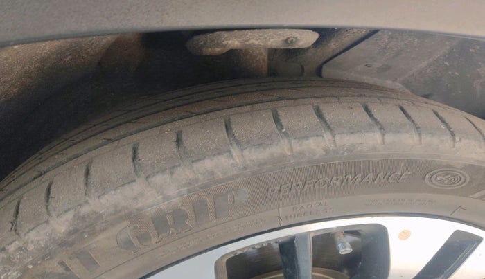 2021 MG HECTOR PLUS SELECT 2.0 DIESEL TURBO MT 7-STR, Diesel, Manual, 40,360 km, tyre