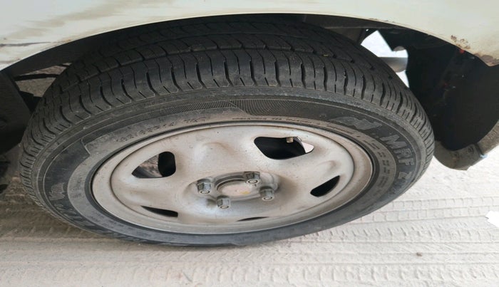 2014 Chevrolet Beat LT DIESEL, Diesel, Manual, 1,09,962 km, tyre