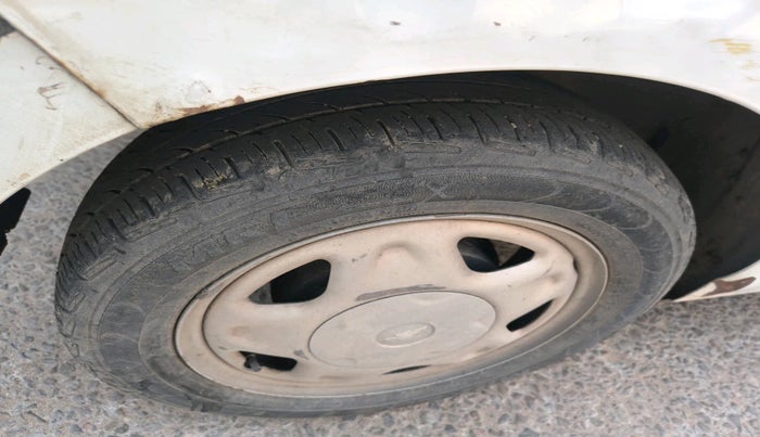 2014 Chevrolet Beat LT DIESEL, Diesel, Manual, 1,09,962 km, tyre