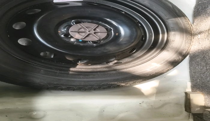 2017 Maruti IGNIS DELTA 1.2, Petrol, Manual, 58,148 km, tyre