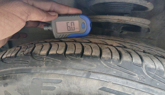 2011 Maruti Swift Dzire VXI, Petrol, Manual, 1,14,258 km, tyre