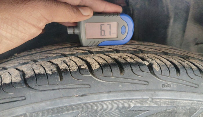 2011 Maruti Swift Dzire VXI, Petrol, Manual, 1,14,258 km, tyre