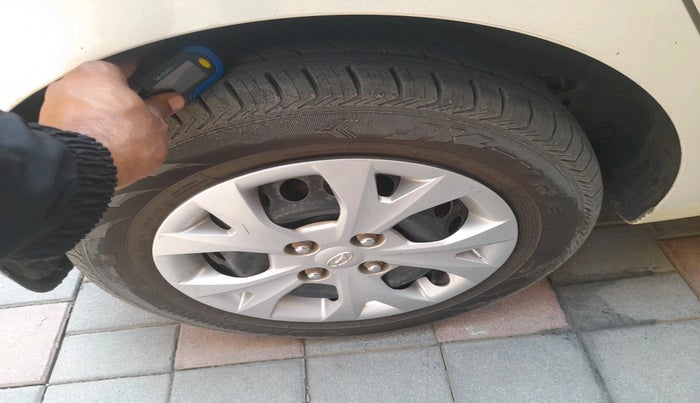 2015 Hyundai Grand i10 SPORTZ 1.2 KAPPA VTVT, Petrol, Manual, 42,370 km, tyre