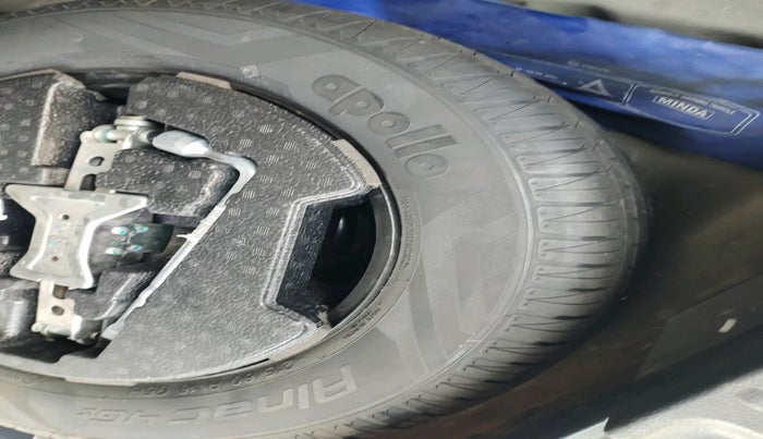 2017 Maruti Vitara Brezza ZDI PLUS, Diesel, Manual, 1,45,451 km, tyre