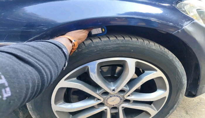 2015 Mercedes Benz C Class C 220 CDI AVANTGARDE, Diesel, Automatic, 1,27,158 km, tyre