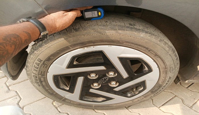 2023 Hyundai GRAND I10 NIOS SPORTZ 1.2 KAPPA VTVT CNG, Petrol, Manual, 31,306 km, tyre