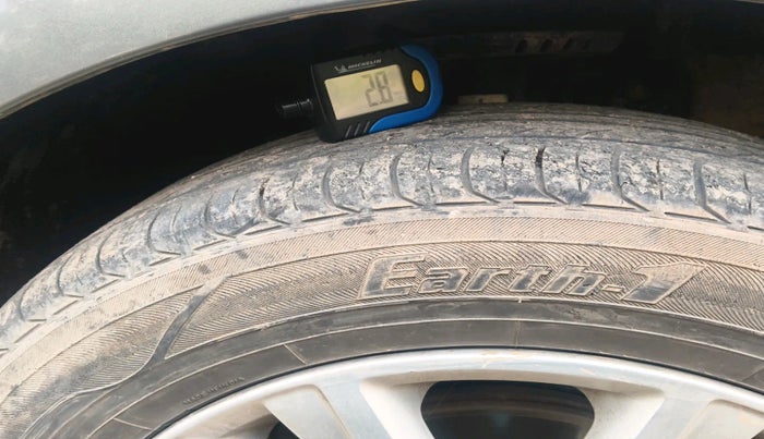 2013 Volkswagen Polo HIGHLINE1.2L, Petrol, Manual, 70,421 km, tyre