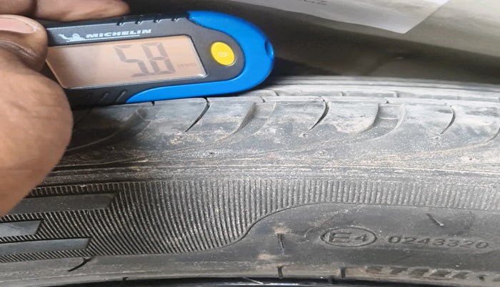 2013 Volkswagen Polo HIGHLINE1.2L, Petrol, Manual, 70,421 km, tyre