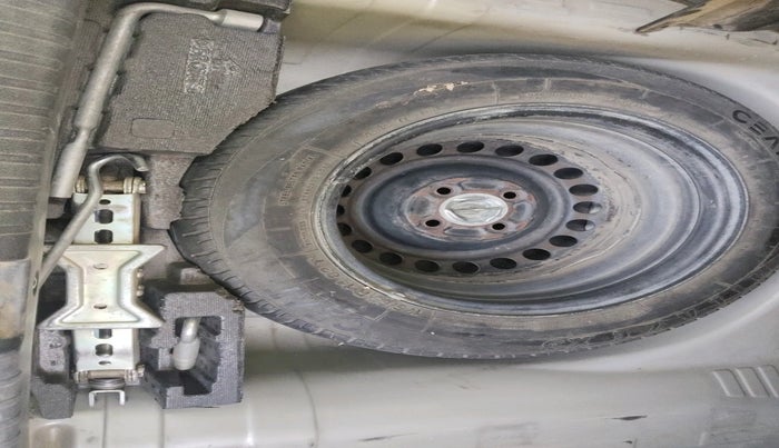 2014 Honda Amaze 1.5L I-DTEC S, Diesel, Manual, 1,34,774 km, tyre