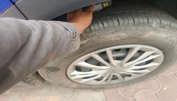 2025 Mahindra XUV700 AX 3 D AT 5 STR, Diesel, Automatic, 4,746 km, tyre