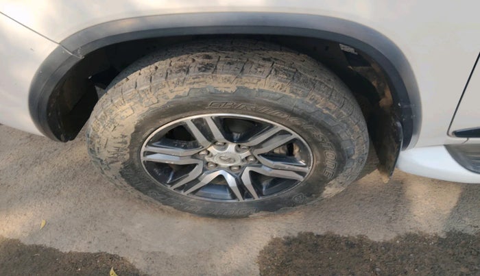 2018 Toyota Fortuner 2.8 4X2 MT, Diesel, Manual, 1,71,198 km, tyre