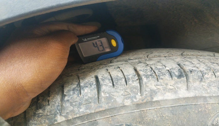 2022 Mahindra XUV700 MX D MT 5 STR, Diesel, Manual, 48,418 km, tyre