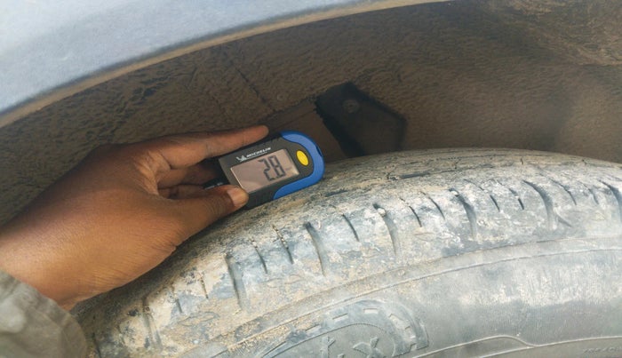 2022 Mahindra XUV700 MX D MT 5 STR, Diesel, Manual, 48,418 km, tyre