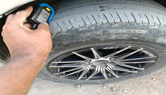 2016 Maruti Wagon R 1.0 LXI CNG, Petrol, Manual, 1,23,210 km, tyre