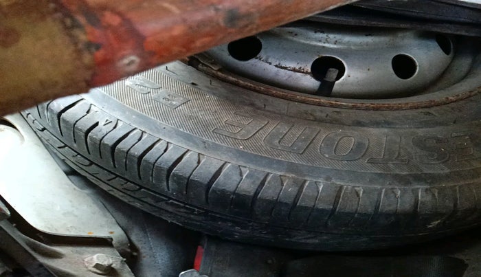 2016 Maruti Wagon R 1.0 LXI CNG, Petrol, Manual, 1,23,210 km, tyre