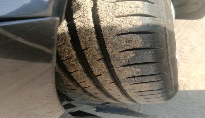 2012 Hyundai i10 SPORTZ 1.2, Petrol, Manual, 76,406 km, tyre