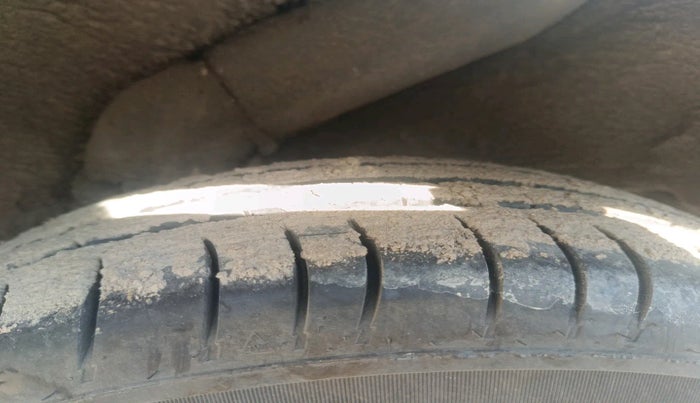 2012 Hyundai i10 SPORTZ 1.2, Petrol, Manual, 76,406 km, tyre