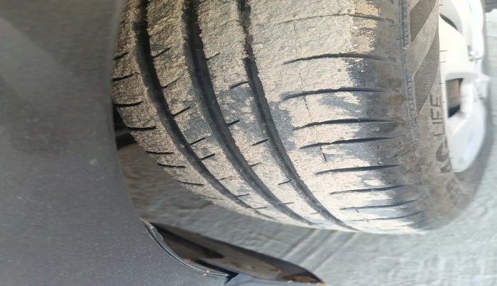 2012 Hyundai i10 SPORTZ 1.2, Petrol, Manual, 76,406 km, tyre