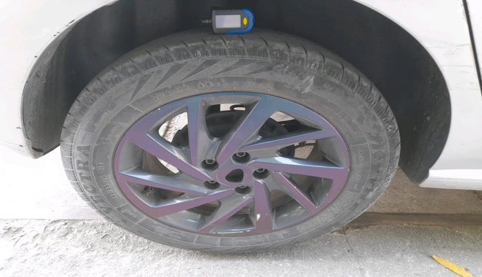 2019 Volkswagen Polo COMFORTLINE 1.0L MPI, Petrol, Manual, 1,18,487 km, tyre