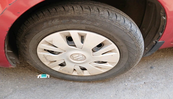 2013 Maruti Swift VXI, Petrol, Manual, 17,643 km, tyre