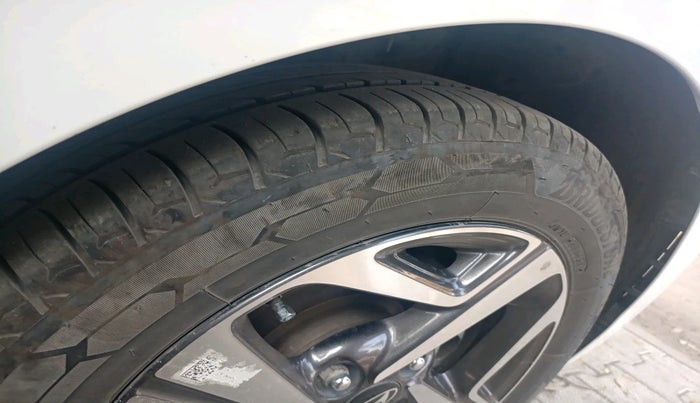 2023 Hyundai AURA SX 1.2 CNG, Petrol, Manual, 1,29,526 km, tyre