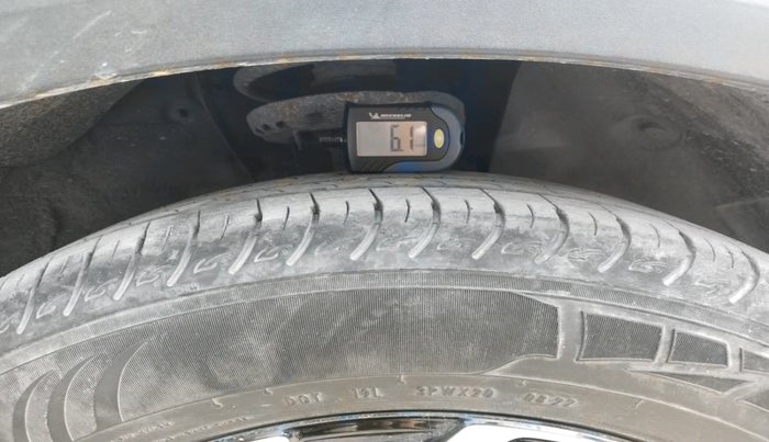 2022 KIA CARENS PRESTIGE PLUS 1.4 PETROL 7 STR, Petrol, Manual, 23,272 km, tyre