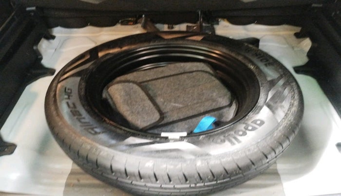 2022 Hyundai Creta SX 1.5 PETROL, Petrol, Manual, 25,883 km, tyre