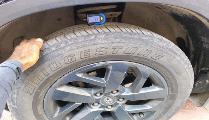 2021 Tata Harrier XTA 2.0L KRYOTEC PLUS, Diesel, Automatic, 1,49,273 km, tyre