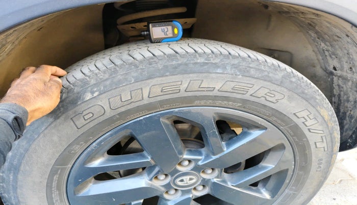 2021 Tata Harrier XTA 2.0L KRYOTEC PLUS, Diesel, Automatic, 1,49,273 km, tyre