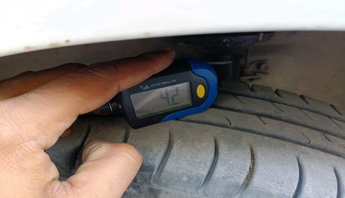 2013 Maruti Wagon R 1.0 VXI, Petrol, Manual, 1,03,572 km, tyre