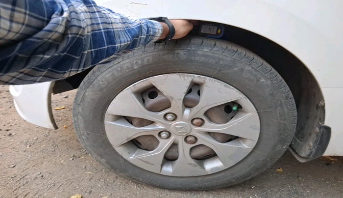 2015 Hyundai Xcent S 1.2, Petrol, Manual, 2,87,328 km, tyre