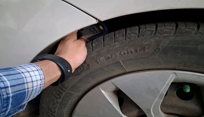 2015 Hyundai Xcent S 1.2, Petrol, Manual, 2,87,328 km, tyre