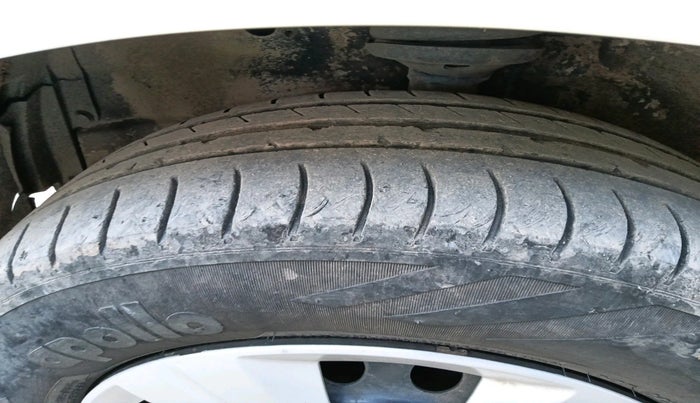 2015 Maruti Wagon R 1.0 VXI, Petrol, Manual, 71,716 km, tyre