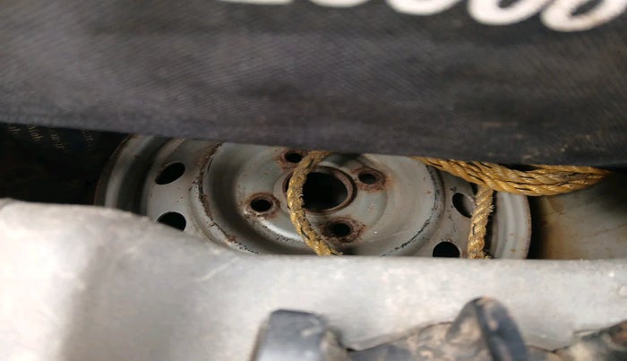 2014 Hyundai i10 MAGNA 1.1, Petrol, Manual, 1,02,834 km, tyre