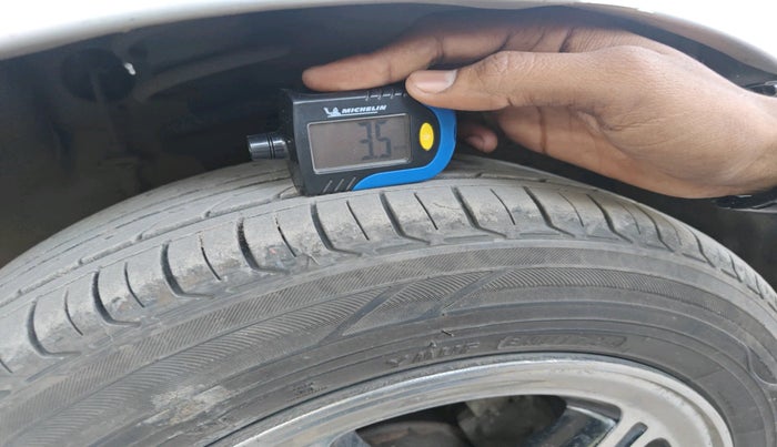 2013 Maruti Alto 800 LXI CNG, Petrol, Manual, 28,726 km, tyre