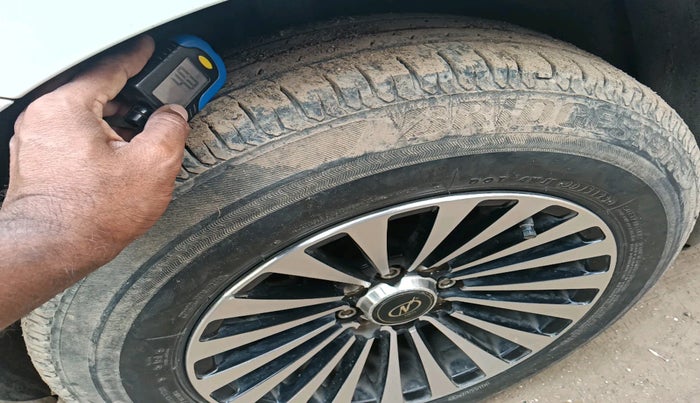 2023 Maruti Swift VXI, Petrol, Manual, 29,323 km, tyre