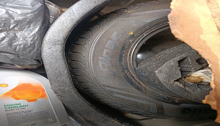 2014 Skoda Rapid ELEGANCE 1.6 TDI CR MT, Diesel, Manual, 1,09,973 km, tyre