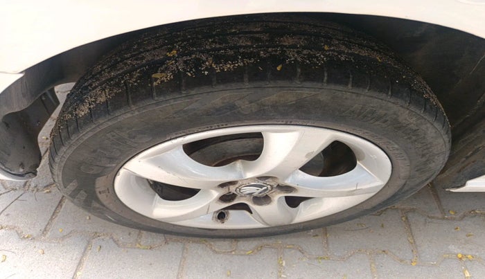 2014 Skoda Rapid ELEGANCE 1.6 TDI CR MT, Diesel, Manual, 1,09,973 km, tyre