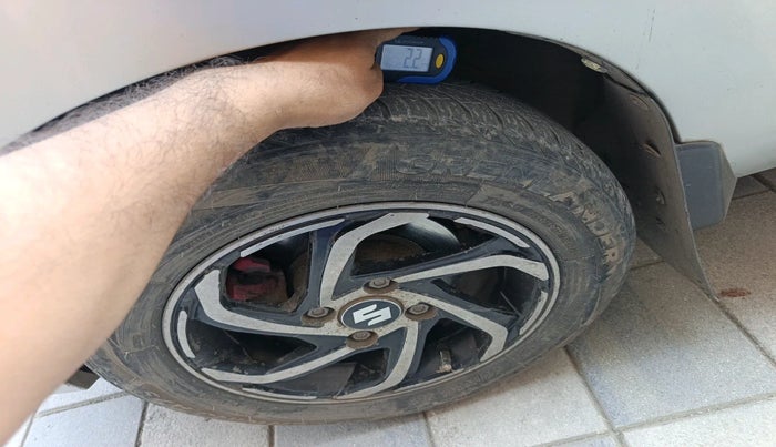 2018 Maruti Alto K10 LXI CNG (AIRBAG), Petrol, Manual, 1,17,602 km, tyre