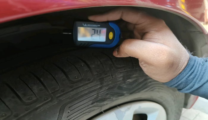 2011 Hyundai i10 SPORTZ 1.2 AT, Petrol, Automatic, 1,06,662 km, tyre