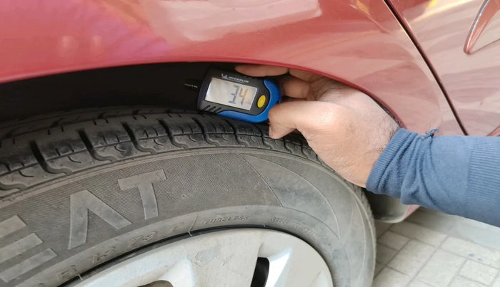 2011 Hyundai i10 SPORTZ 1.2 AT, Petrol, Automatic, 1,06,662 km, tyre