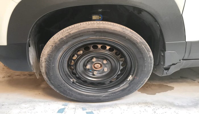 2022 Maruti BREZZA VXI SMART HYBRID, Petrol, Manual, 56,329 km, tyre